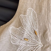 Nouvelle Collection Été 2026 – Gilet en Coton et Lin Brodé Floral Chic à la Française, Style Mori Girl, Col en V, Sans Manches, avec Liens Latéraux – Vente en Gros