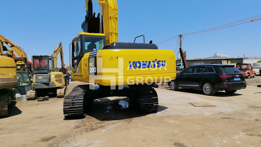 pc200 excavator