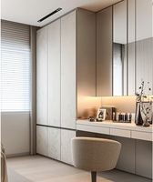 Ensemble commode et armoire moderne et durable, personnalisable, avec grande capacité de rangement pour mobilier de chambre d'hôtel et de villa