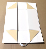 Boîte cadeau personnalisée en papier rigide noir mat de luxe, pliable, avec fermeture magnétique, écologique, biodégradable, gaufrage, chaussettes en fourrure mate