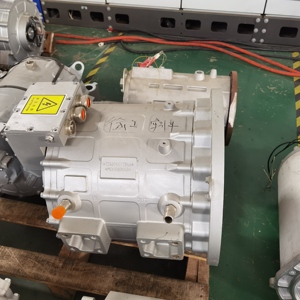 Nuevo Motor PMSM de Alta Precisión y Calidad OEM, 160KW 800N.m, Refrigeración por Agua, para Camión, 220V-415V, 1 Año de Garantía, EE. UU. - Product Image 3