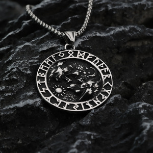 Collar de Hombre de Acero Inoxidable Estilo Nórdico Retro, Colgante con Doble Cabeza de Lobo y Letra Vikinga, Joyería de Regalo - Product Image 1