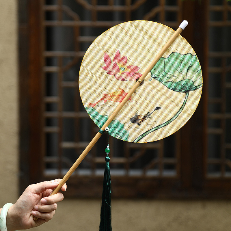 Bamboo-woven waist fan [Fish Playing in a Lotus Pond]