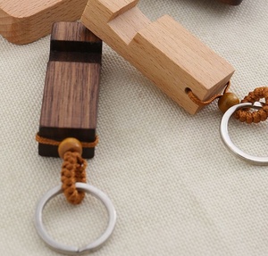 Support de téléphone portable en bois naturel, porte-clés, porte-clés de voiture, accessoires de mode, support de téléphone portable en bois de noyer, de hêtre et de zelkova - Product Image 4
