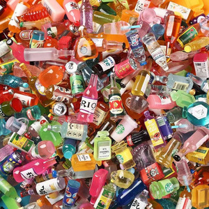 Bouteilles miniatures de simulation rouge vif, en résine phosphorescente, accessoires de bijoux DIY, vente en gros - Product Image 2
