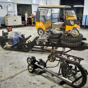 Sortie d'usine haute performance pouvant accueillir plusieurs personnes Tuk Tuk Taxi Taxi de transport de passagers Tricycle à <span class=keywords><strong>essence</strong></span> - Product Image 2