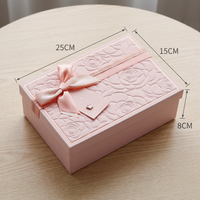 Boîte cadeau rose personnalisée avec logo en relief, ruban en satin, nœud, emballage en carton rigide de luxe, vente en gros, grand coffret haut de gamme