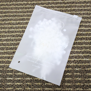 Sacs à vêtements givrés personnalisés avec <span class=keywords><strong>fermeture</strong></span> <span class=keywords><strong>éclair</strong></span>-<span class=keywords><strong>Acheter</strong></span> sac d'emballage de vêtements - Product Image 5