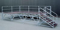 Plateforme de scène métallique préfabriquée personnalisable et durable de la marque CETA, modèle STAGE '95, taille personnalisable, facile à installer pour les événements sportifs et de divertissement
