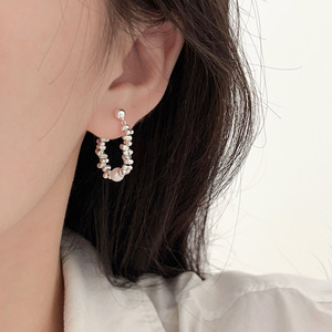 Pendientes de aro de plata de ley S925 con perlas en forma de U para mujer, uso diario, color blanco, poste para la oreja de plata 925 - Product Image 1