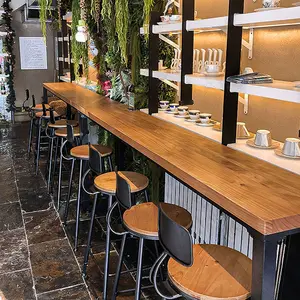 JXT 산업 스타일 긴 단단한 나무 바 테이블 커피 숍 식당 벽 기대어 높은 의자 바 철 바 테이블과 의자