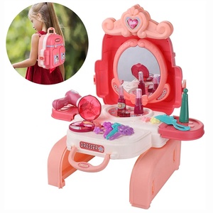 <span class=keywords><strong>Set</strong></span> Giocattolo 3 in 1 per Bambini 2021: Zaino, Toeletta e <span class=keywords><strong>Set</strong></span> <span class=keywords><strong>Trucco</strong></span> - Product Image 3