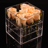 Boîte de présentation de fleurs de rose en acrylique transparent de haute qualité carrée transparente avec 9 trous Boîte de présentation élégante