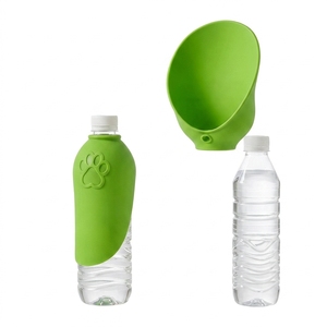 Bouteille d'eau portable pour chien, pliable, en silicone, design feuille, anti-fuite, distributeur d'eau pour animaux de compagnie, pour la randonnée et les promenades en extérieur, 580 ml, sans BPA - Product Image 2