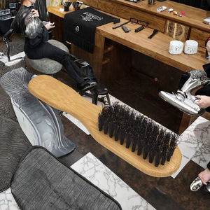 Kit de toilettage de barbe pour homme en bois avec brosse à poils de sanglier pour usage en salon – Soin et rasage de la barbe - Product Image 3