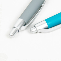 Stylo à bille en plastique multicolore avec pointe métallique, colle en spray, vente en gros, papeterie de bureau, cadeau publicitaire, utilisation hôtelière