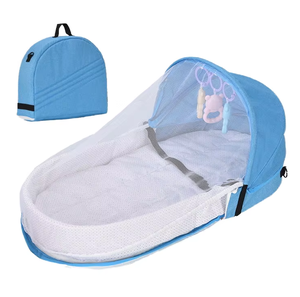 Cuna Plegable Portátil Moderna de Plástico para Bebé al por Mayor con Juguetes y Juego de Ropa de Cama, Mosquitera y Ruedas Universales - Uso en Patio - Product Image 1