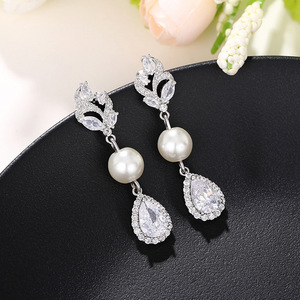 Eleganti Orecchini Vintage a Goccia con Perle e Fiori per Donne, Gioielli Pendenti Lunghi a Forma di Fiore - Product Image 6