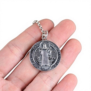 Medalla Religiosa Plateada PE904, Colgante de Cruz de Aleación de Zinc, Joyería Clásica Unisex, el Mejor Regalo - Product Image 4