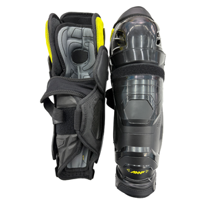 Pelindung Kaki & Betis Hoki Es Profesional Berkualitas Tinggi dengan Perlindungan Kuat Kain Bernapas Merek ZK untuk Klub Terbaik - Product Image 1