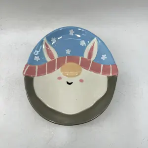 手绘陶瓷6.5英寸兔形甜点盘