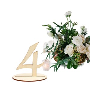 Números de mesa de madera cortados con láser en color madera natural con base para decoración de bodas y fiestas, elegantes tarjetas de lugar de estilo europeo para bricolaje. - Product Image 3