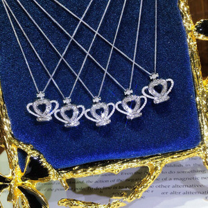 Collana con Ciondolo a Forma di Cuore e Corona per Donne, Elegante Regalo per le Feste, Accessorio di Moda - Product Image 2