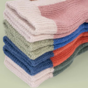 Chaussures pour animaux de compagnie, chaussettes pour chiens, design tendance, vente en gros, chaudes, antidérapantes, respirantes des deux côtés, pour l'hiver - Product Image 4