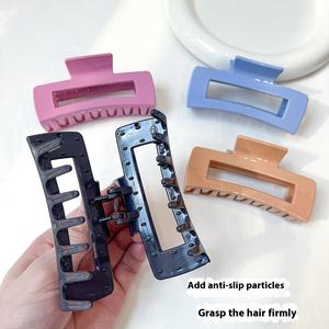 Pinza per Capelli in Morbida Resina Siliconica per Donne e Ragazze 10cm Stile Coreano da Festa Dolce per Uso Quotidiano Accessori per Capelli in Plastica - Product Image 4