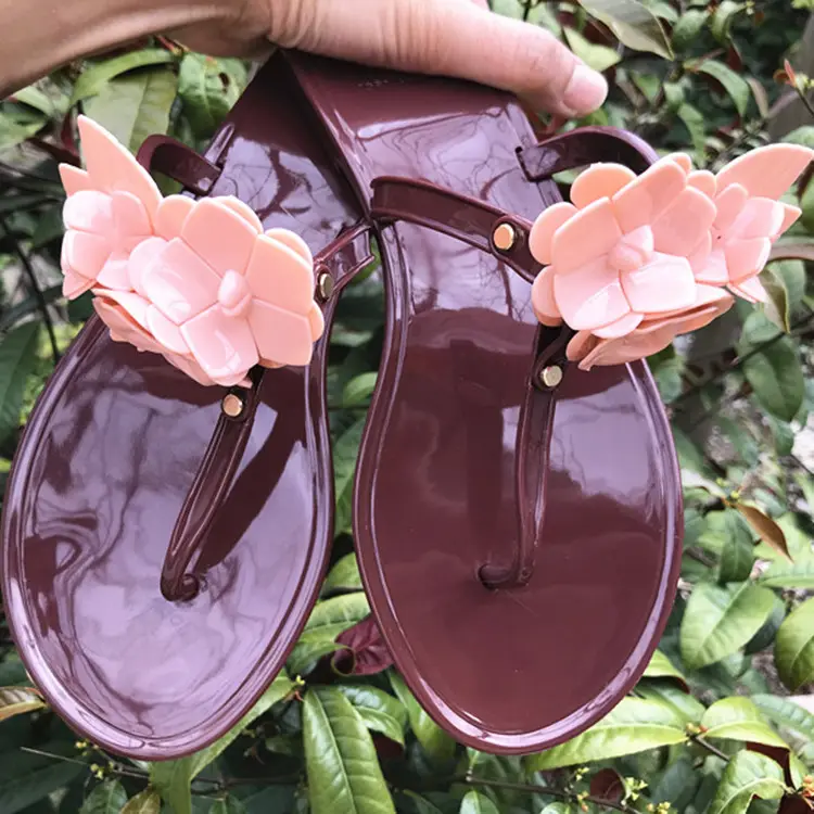 Pantofole da spiaggia popolari da donna in gelatina di nuovo stile donna ultima signora ragazza all'ingrosso 2022 estate fiore calzature in pvc per ragazza