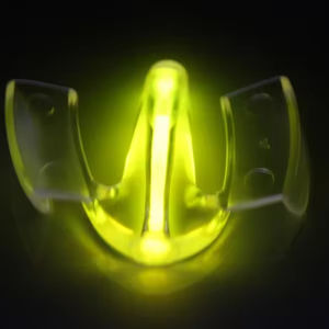 Embout buccal clignotant à LED Protège-dents clignotant Fournitures de fête Glow Tooth Funny LED Light Halloween Brace - Product Image 1