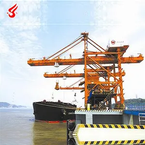满载2500吨用于散装货物卸货的桥式抓斗卸船机