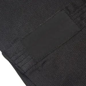 Schwarze Farbe Karate Anzüge Baumwolle Uniformen Js-05ks