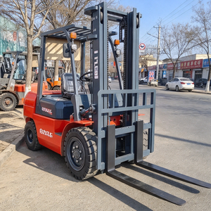 Chariot élévateur diesel CPCD35 à économie d'énergie, moteur à couple élevé, anti-vibrations, pour une utilisation industrielle continue sur de longues périodes. - Product Image 1