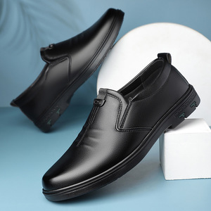 Mocasines de Cuero Genuino para Hombre, Punta Redonda, Sin Cordones, Suela de Goma Suave, Diseño Sólido con Logotipo en la Parte Inferior, Zapatos Casuales de Negocios para Otoño - Product Image 4