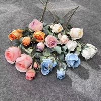 4-Köpfiger Künstlicher Rosenstrauß aus Mailand, Künstliche Seidenblumen, Plastik-Blumenarrangement, Ornament für Hochzeitsdekorationen und Zeremonien
