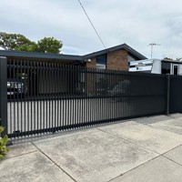 Clôture de jardin en aluminium sur mesure, panneau à lames verticales de 6 à 8 pieds, revêtement poudré, style moderne australien, clôture de sécurité