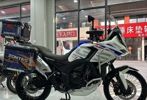Zontes 703F - Motocicleta de Turismo de Aventura de 700cc y Triple Cilindro - Product Image 2