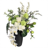 Composition florale artificielle blanche et verte romantique de taille moyenne pour mariage, avec rhododendrons et delphiniums en soie, pour décoration de table et toile de fond.