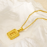 Pendentif Lettre de Haute Qualité Plaqué Or 18 carats Étanche, Breloques Initiales en Acier Inoxydable, Collier Pendentif Alphabet