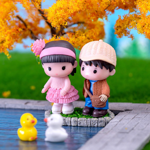 Mini figurines artisanales en plastique écologique pour couple amoureux, avec bandeau pour fille et cadeau pour garçon, ornement de Saint-Valentin pour voiture et bureau - Product Image 3