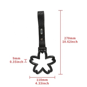 Anneau JDM Sakura Tsurikawa en carbone noir avec poignée en PVC en forme de fleur, breloque de pare-chocs arrière pour voiture, accessoire de drift - Product Image 4
