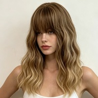 Perruque complète pour femme, best-seller transfrontalier, fabriquée à la machine, avec frange Air Bangs, aspect laine, couleur rose, finition mate, naturelle, avec bonnet en filet rose