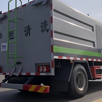 Vehículo de limpieza de barandas de carretera Jianghuai con cepillo vertical de doble cara para barandas de aislamiento de puentes elevados urbanos, limpieza rápida