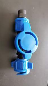 Venta caliente nuevo Material duradero Válvula de enchufe de derivación roscada para sistema de riego por goteo - Product Image 3