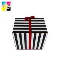 Boîte cadeau de Noël personnalisée avec logo en relief à rayures noires et blanches, petit nœud en ruban, emballage de boîte cadeau pour les cadeaux de fête