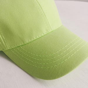 قبعة بيسبول للأطفال الصغار بألوان صلبة وتصميم جديد لعام 2021، قبعة صيفية للأطفال من القطن مع تطريز شعار مخصص بالجملة - Product Image 3