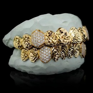 Joyería Dental de Alta Demanda: Grillz de Diamantes con Acabado en Oro y Plata para Hombres y Mujeres, Ideal para Fiestas, Disponible con Descuento - Product Image 3