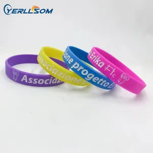 Pulseira de silicone promocional com logotipo personalizado de borracha macia em relevo preço de fábrica