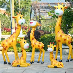 Sculptures de dessin animé <span class=keywords><strong>en</strong></span> résine faites à la main ornements d'affichage de centre commercial statue de <span class=keywords><strong>girafe</strong></span> grandeur nature décorations de jardin de paysage extérieur - Product Image 2